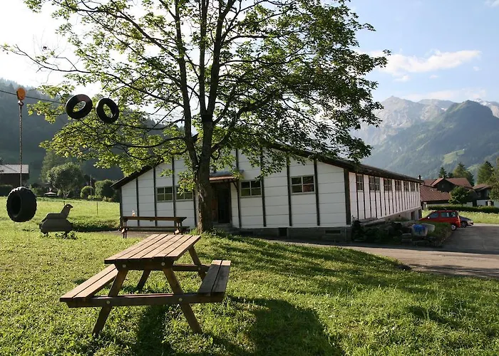 Mountain Lodge Backpackercamp Gutenbrunnenstrasse 6
