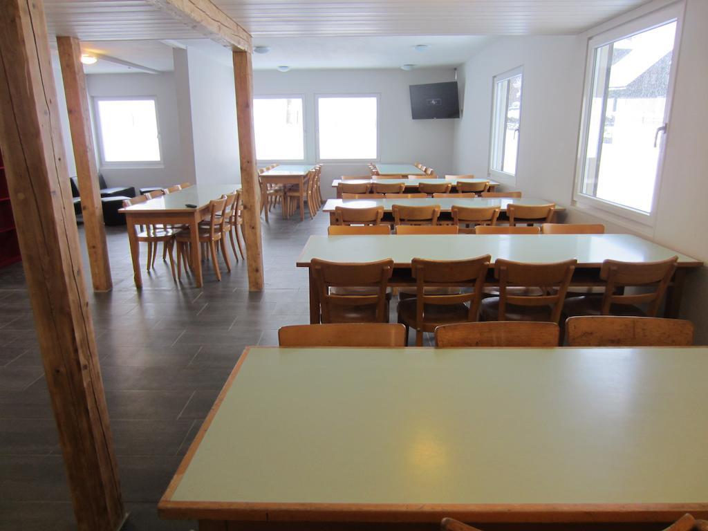Hostel Mountain Backpackercamp Gutenbrunnenstrasse 6 *