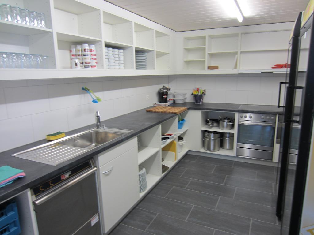 Hostel Mountain Backpackercamp Gutenbrunnenstrasse 6 *